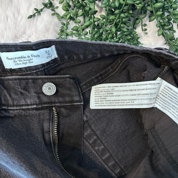 Abercrombie & Fitch 90’s Straight Ultra High Rise Denim & Faux Leather Jeans 4 S - Picture 6 of 6